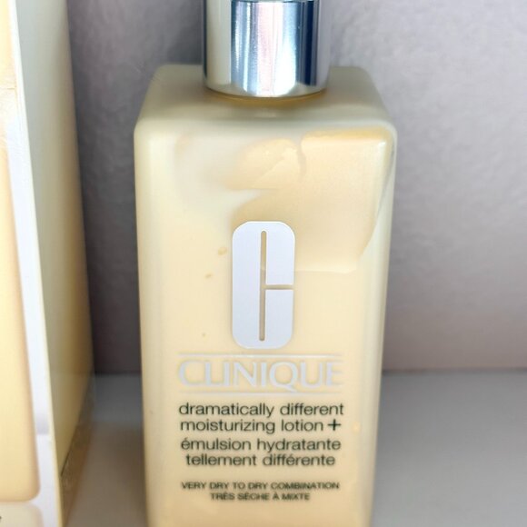 CLINIQUE Dramatically Different Moisturizing Lotion 8.5oz/250ml Jumbo Size NEW - Picture 4 of 5